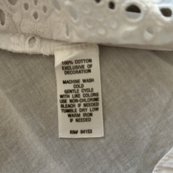 🌞 New Direction Bright White Sleeveless Appliqué Top - Picture 5 of 7